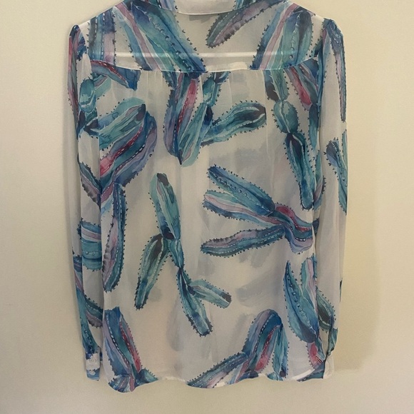 ModCloth Watercolor Cactus‎ Button Down Chiffon Blouse Size Medium NWOT - Picture 2 of 7